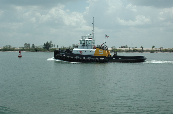 Another tug in Miami